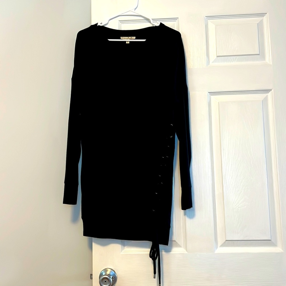 Black sweatshirt/dress